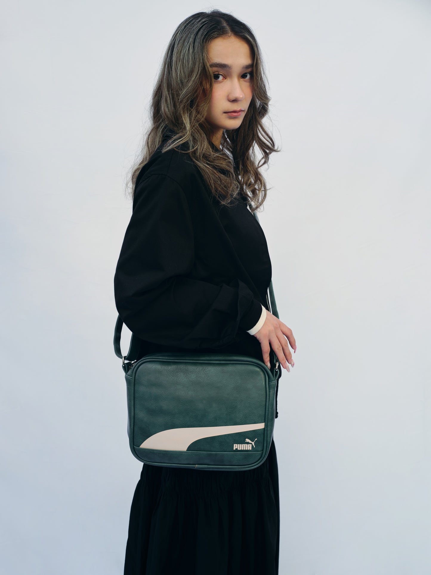 ［PUMA］合皮横型ショルダー　J20323