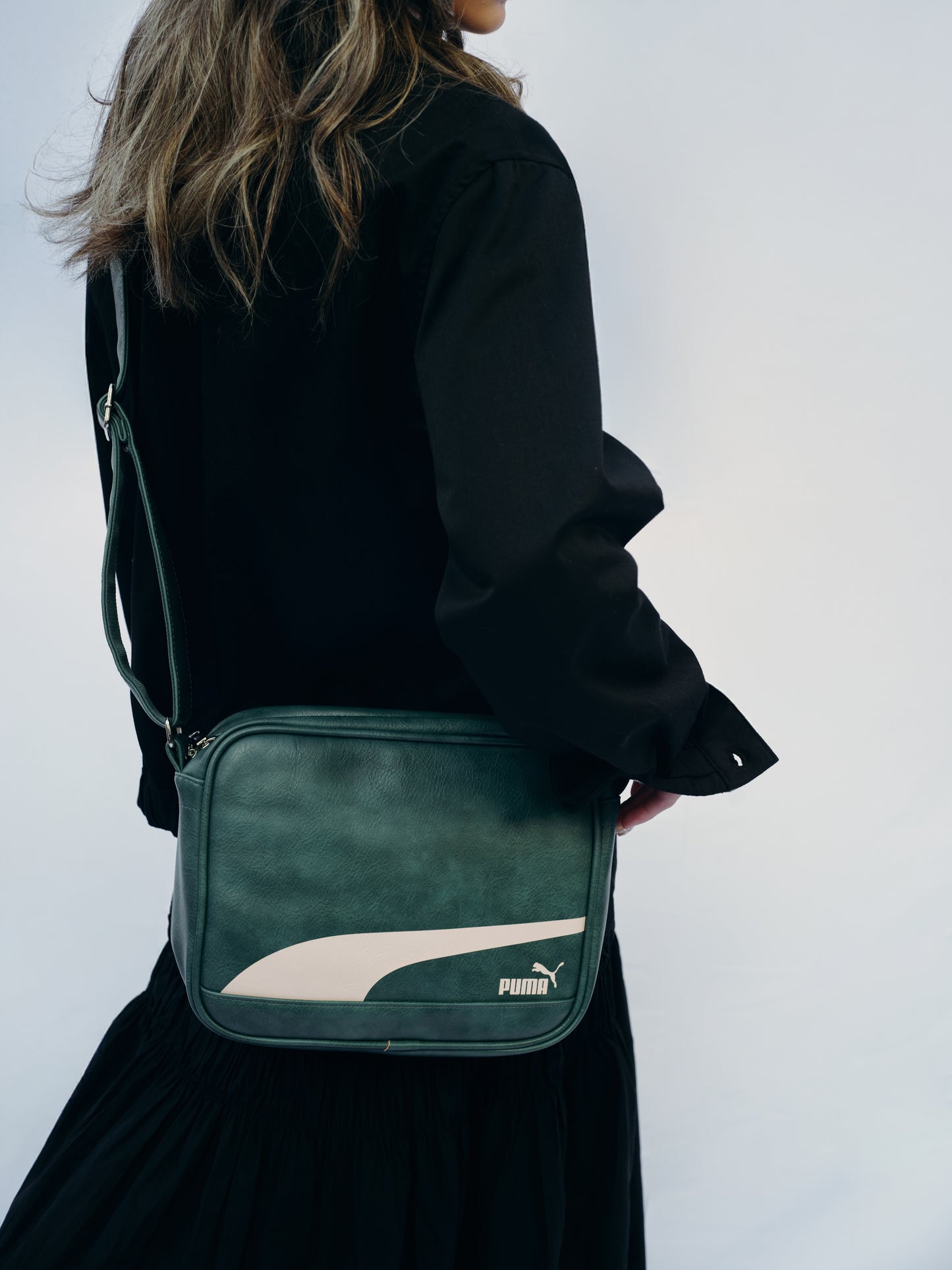 ［PUMA］合皮横型ショルダー　J20323