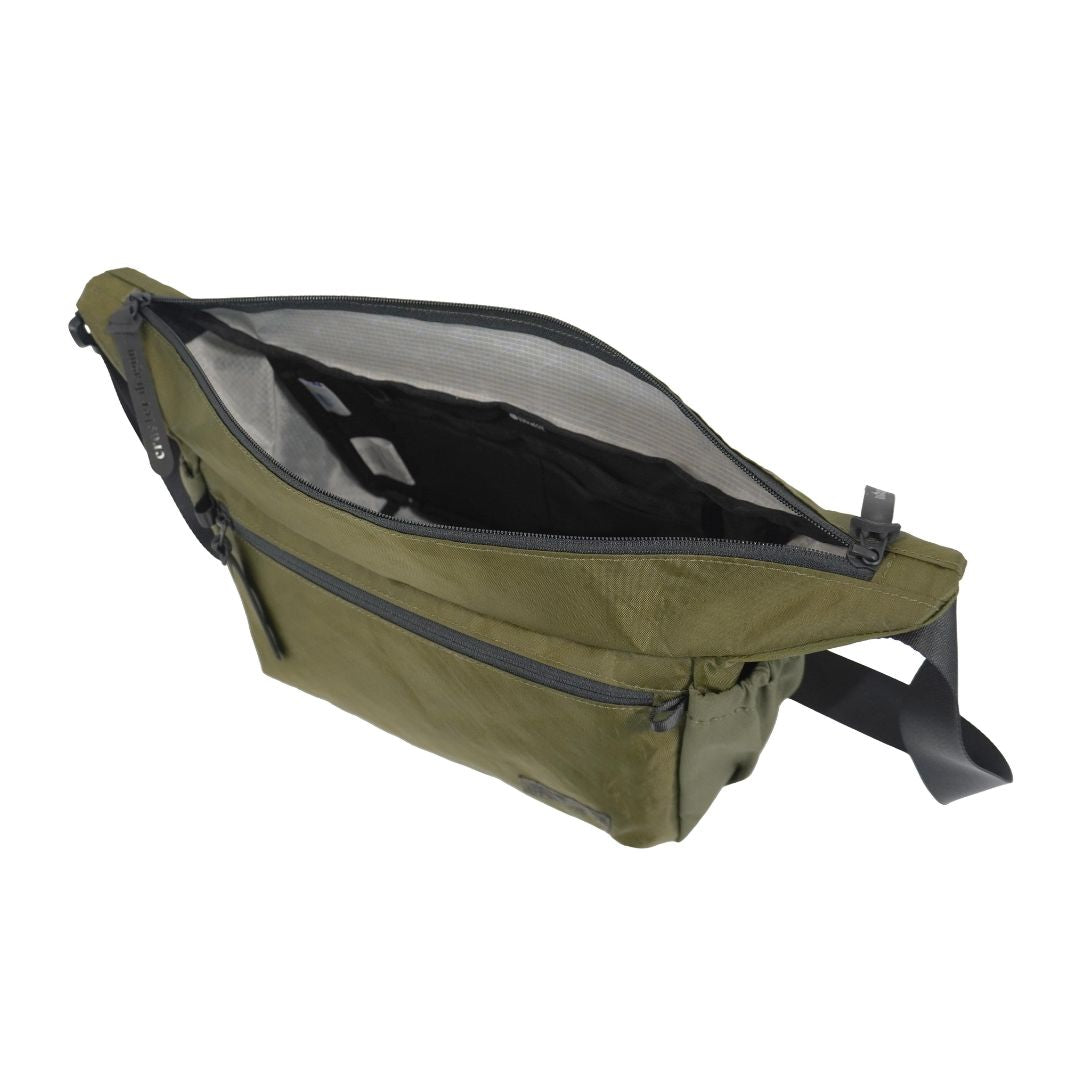 ［CROSTER DRAGON］EPX SERIES ショルダーバッグ（M） 8L CRDE‐2005