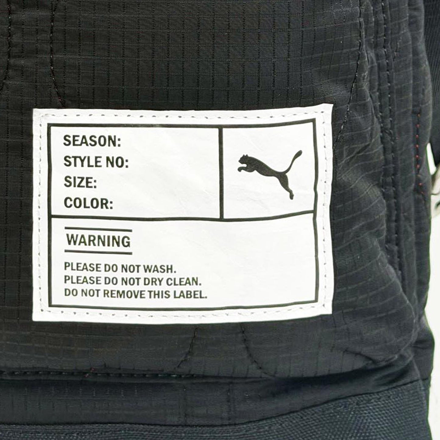 ［PUMA］ミニヘルメットバッグ 19L J20395