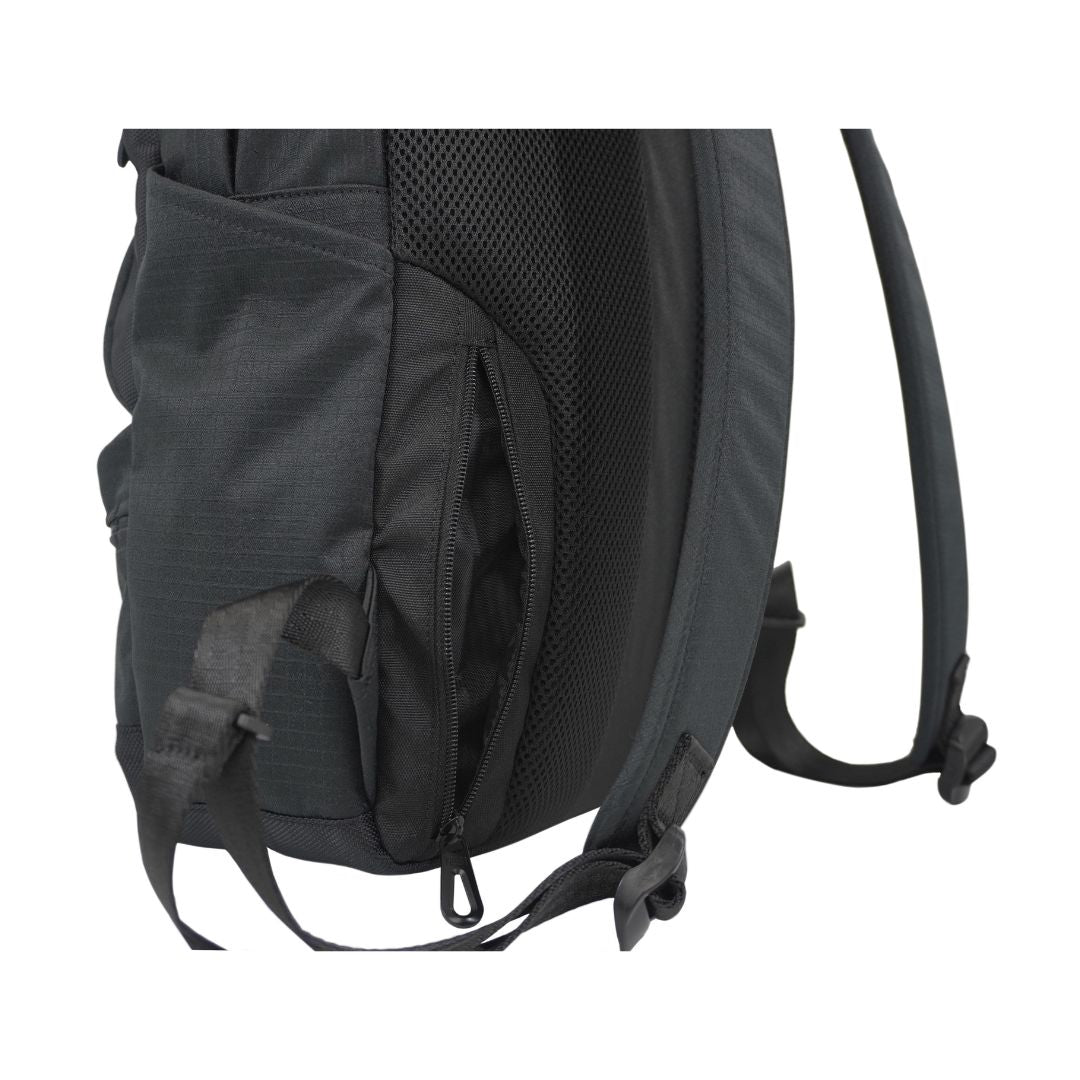 ［R.G.B］スクエアバックパックM 22L  RGBR-16